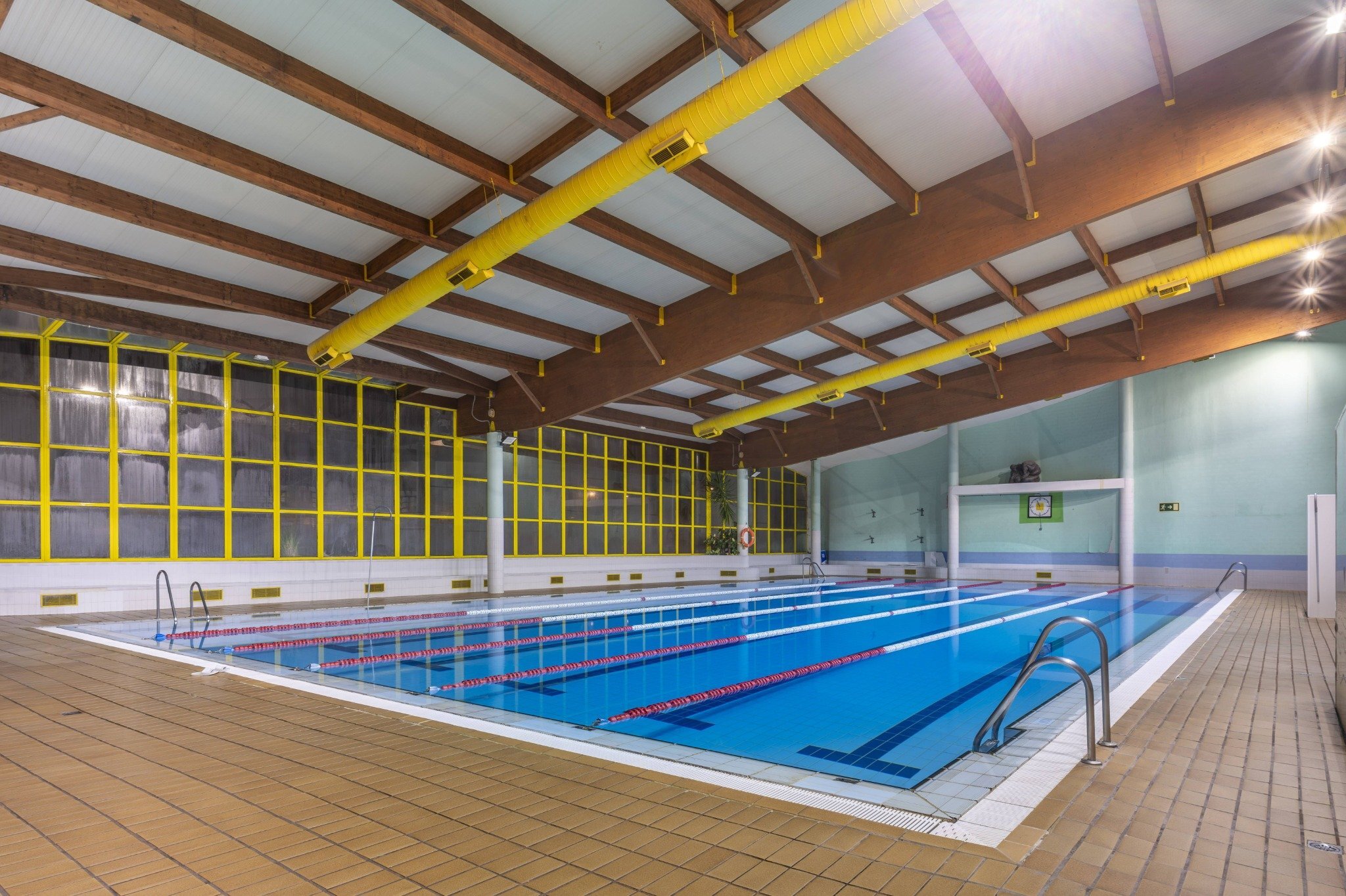 elvina_piscina_interior